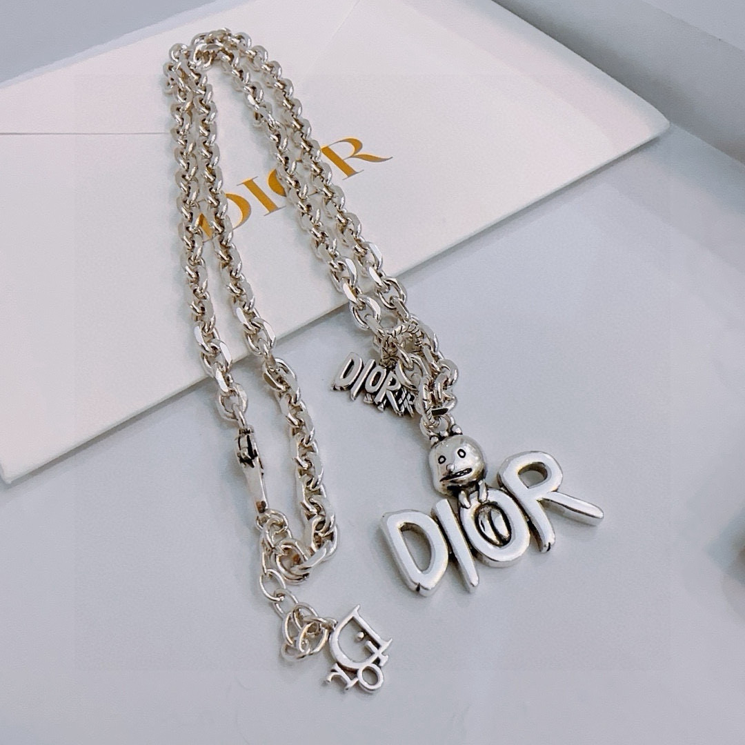    DIOR🔥新款 迪奥项链🇷🇼原单货🇷🇼专柜新款开模复古潮流时尚必备 男女均可佩戴 情侣款同款 摇滚