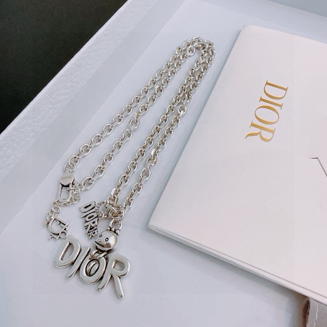    DIOR🔥新款 迪奥项链🇷🇼原单货🇷🇼专柜新款开模复古潮流时尚必备 男女均可佩戴 情侣款同款 摇滚