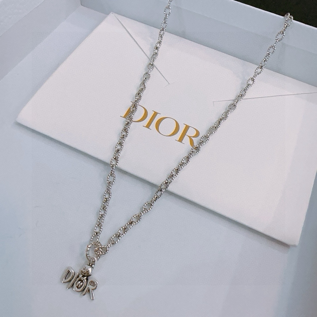    DIOR🔥新款 迪奥项链🇷🇼原单货🇷🇼专柜新款开模复古潮流时尚必备 男女均可佩戴 情侣款同款 摇滚