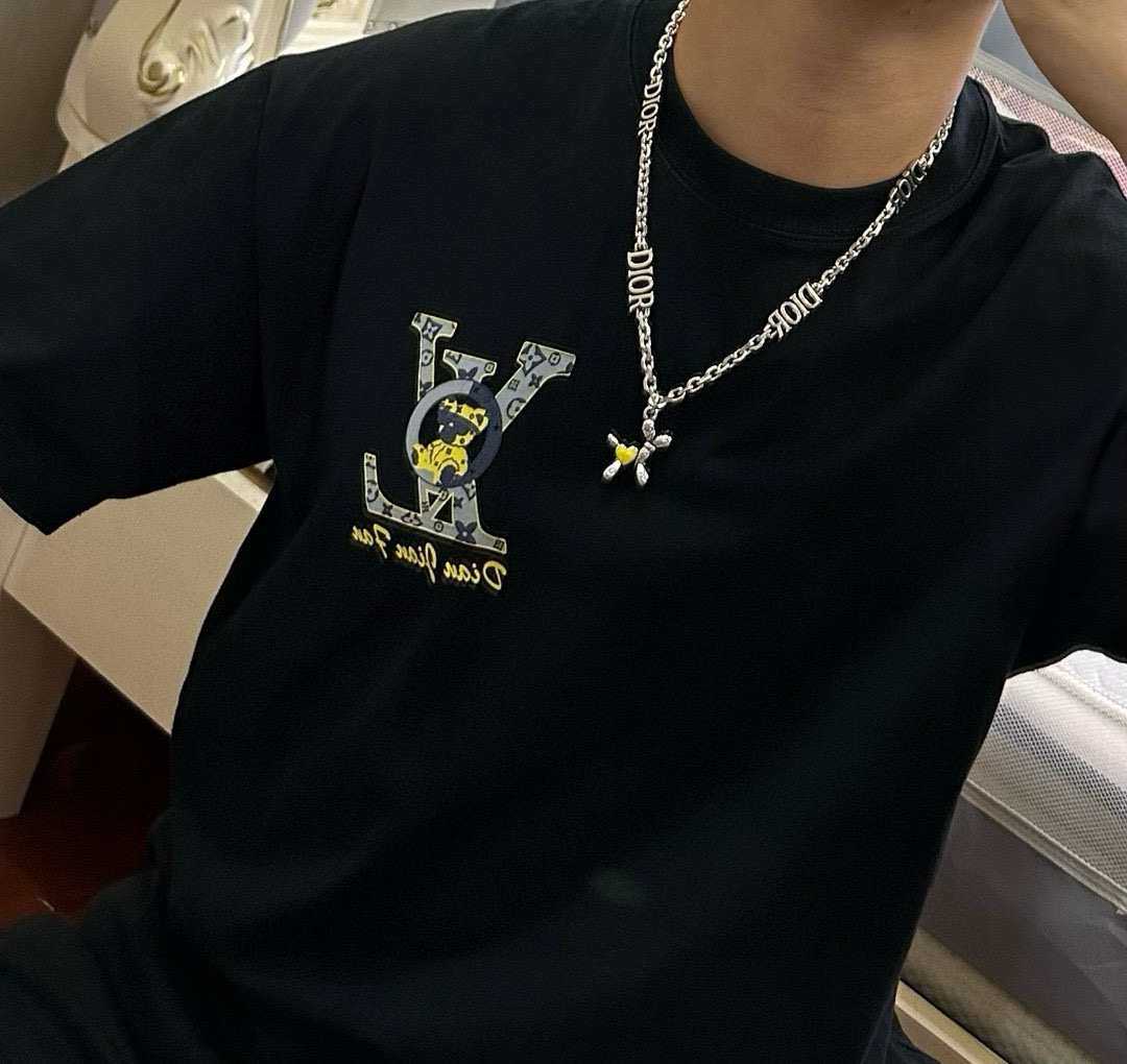    DIOR🔥新款 迪奥项链🇷🇼原单货🇷🇼专柜新款开模复古潮流时尚必备 男女均可佩戴 情侣款同款 摇滚