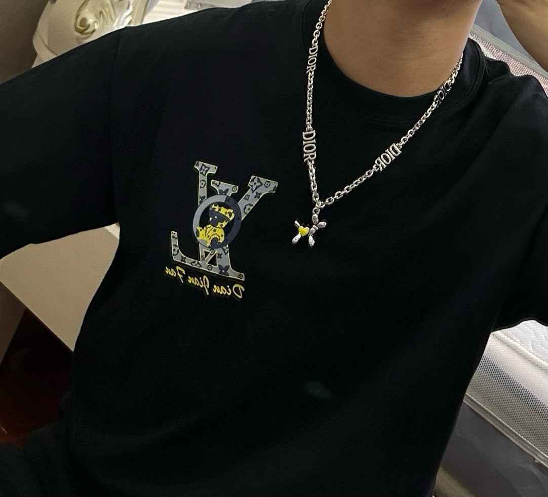    DIOR🔥新款 迪奥项链🇷🇼原单货🇷🇼专柜新款开模复古潮流时尚必备 男女均可佩戴 情侣款同款 摇滚
