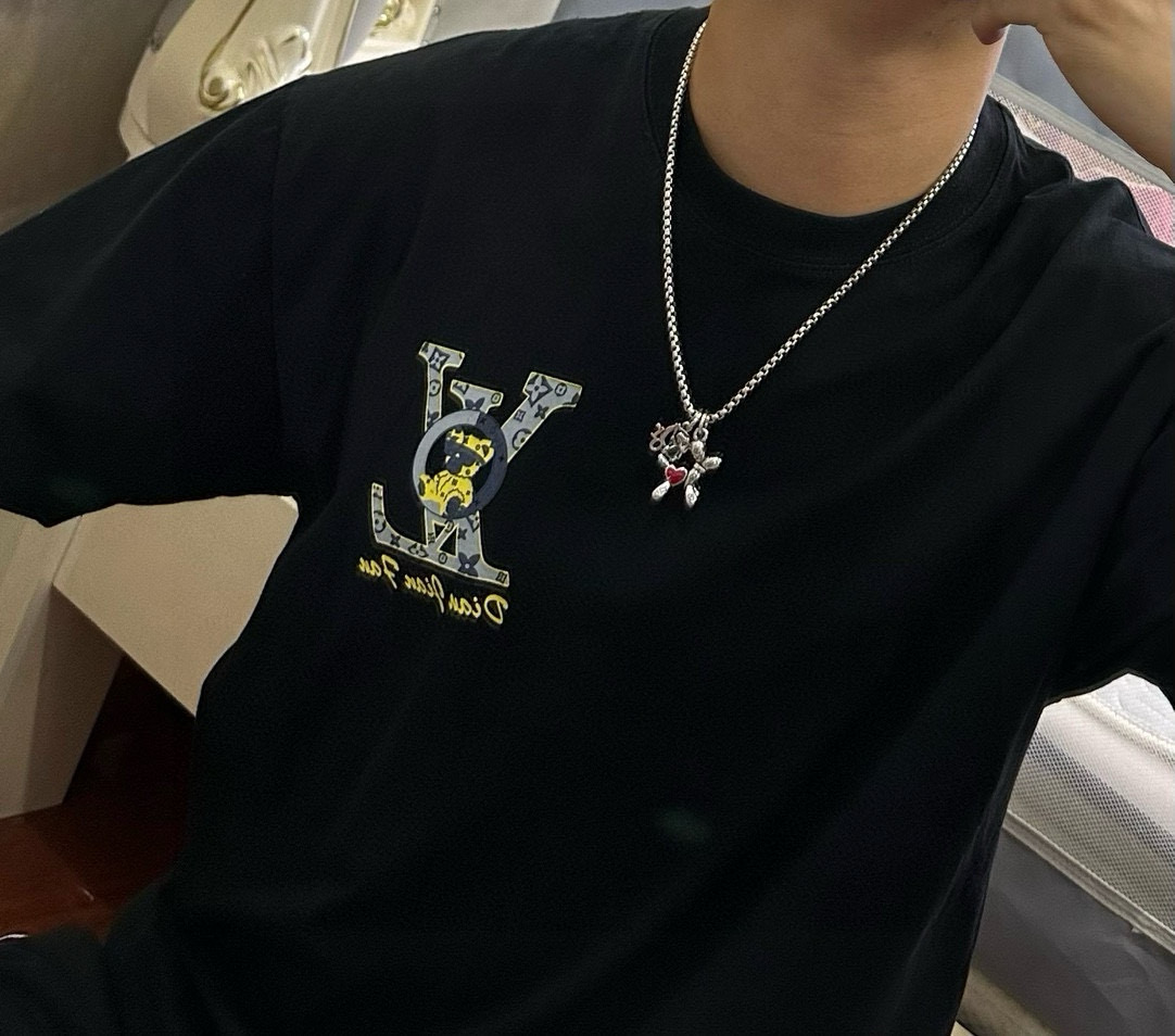    DIOR🔥新款 迪奥项链🇷🇼原单货🇷🇼专柜新款开模复古潮流时尚必备 男女均可佩戴 情侣款同款 摇滚