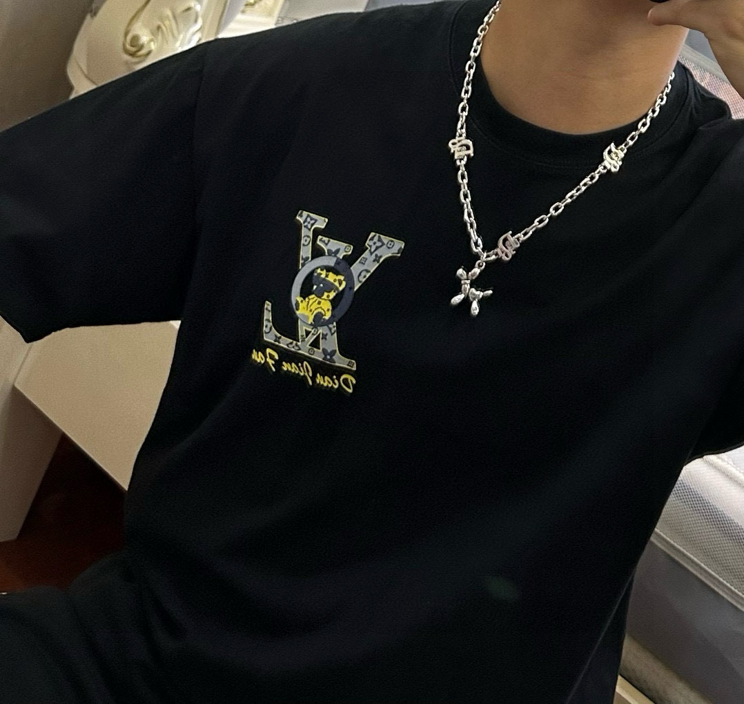    DIOR🔥新款 迪奥项链🇷🇼原单货🇷🇼专柜新款开模复古潮流时尚必备 男女均可佩戴 情侣款同款 摇滚