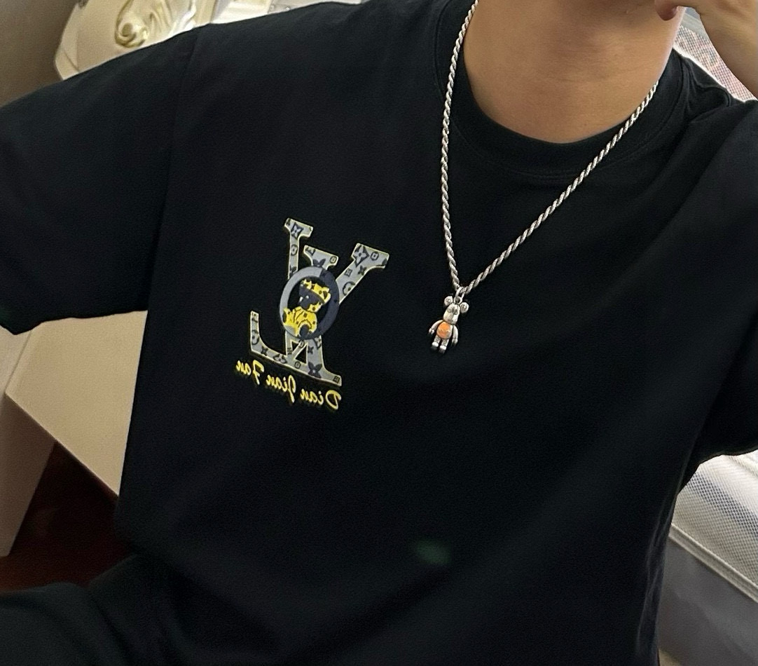    DIOR🔥新款 迪奥项链🇷🇼原单货🇷🇼专柜新款开模复古潮流时尚必备 男女均可佩戴 情侣款同款 摇滚
