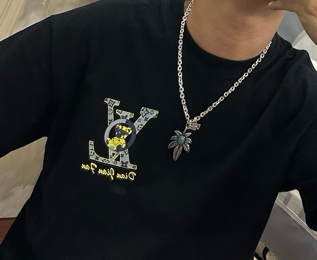    DIOR🔥新款 迪奥项链🇷🇼原单货🇷🇼专柜新款开模复古潮流时尚必备 男女均可佩戴 情侣款同款 摇滚