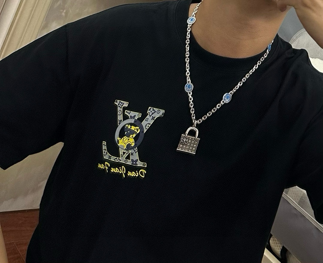    DIOR🔥新款 迪奥项链🇷🇼原单货🇷🇼专柜新款开模复古潮流时尚必备 男女均可佩戴 情侣款同款 摇滚
