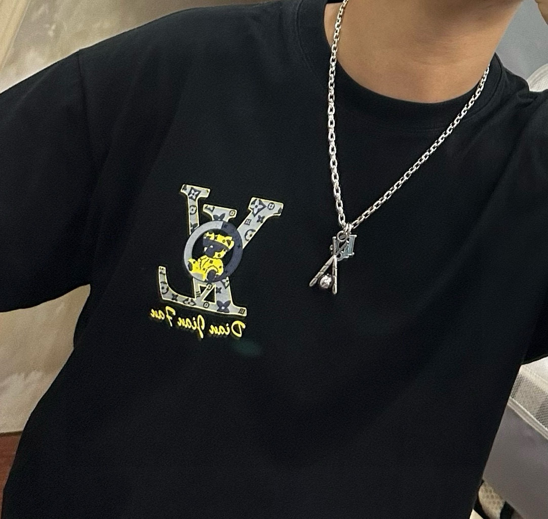    DIOR🔥新款 迪奥项链🇷🇼原单货🇷🇼专柜新款开模复古潮流时尚必备 男女均可佩戴 情侣款同款 摇滚