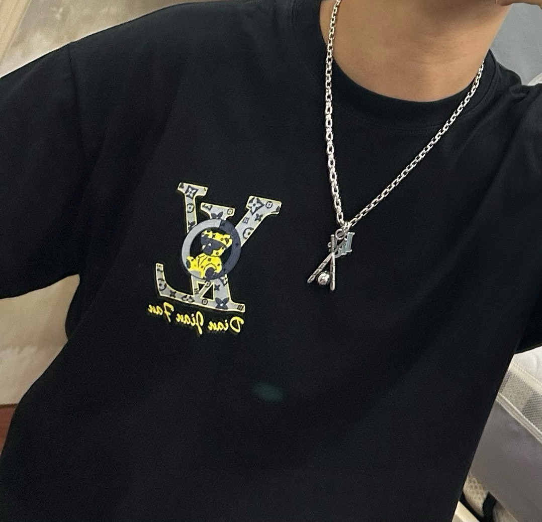    DIOR🔥新款 迪奥项链🇷🇼原单货🇷🇼专柜新款开模复古潮流时尚必备 男女均可佩戴 情侣款同款 摇滚