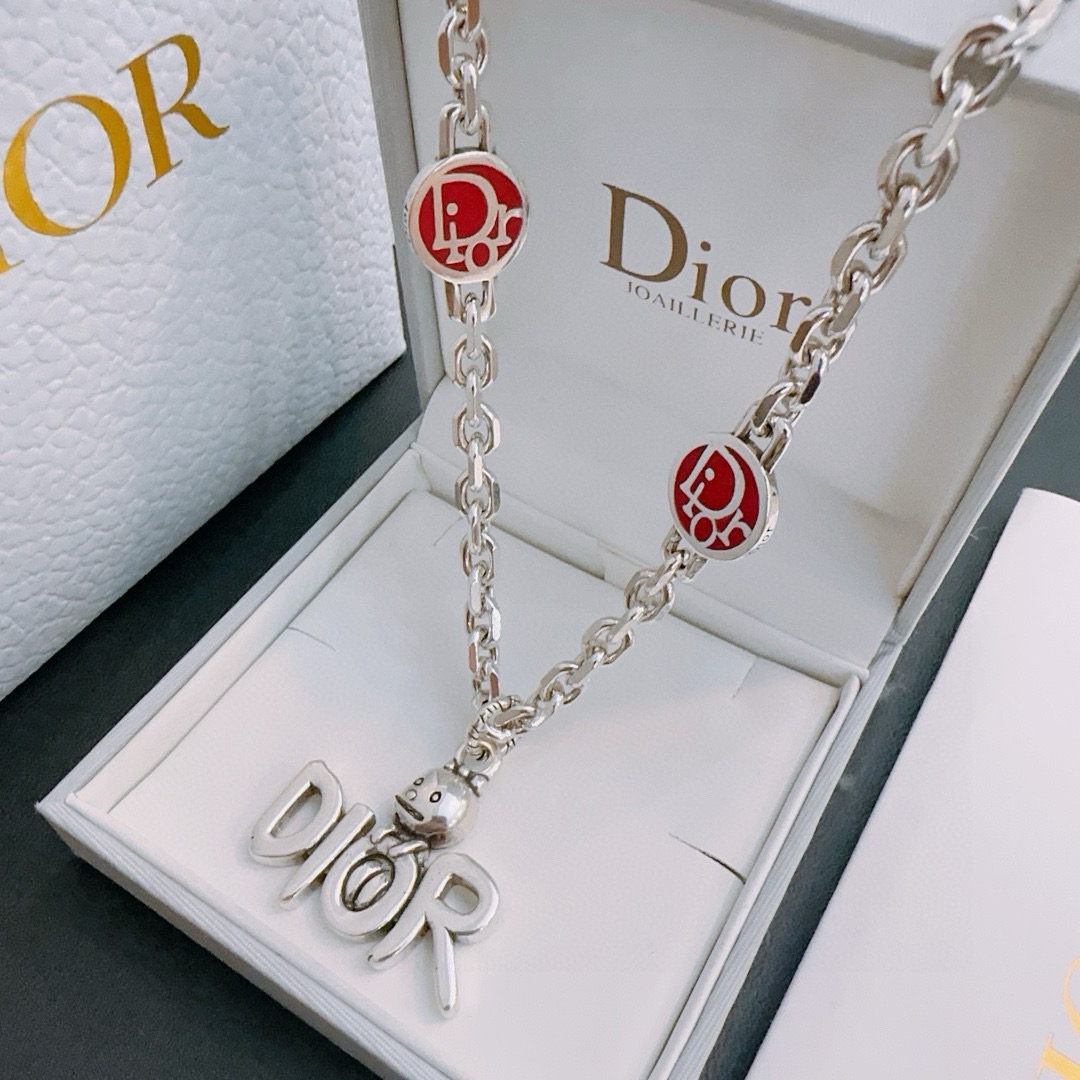   DIOR🔥新款 迪奥项链🇷🇼原单货🇷🇼专柜新款开模复古潮流时尚必备 男女均可佩戴 情侣款同款 摇滚