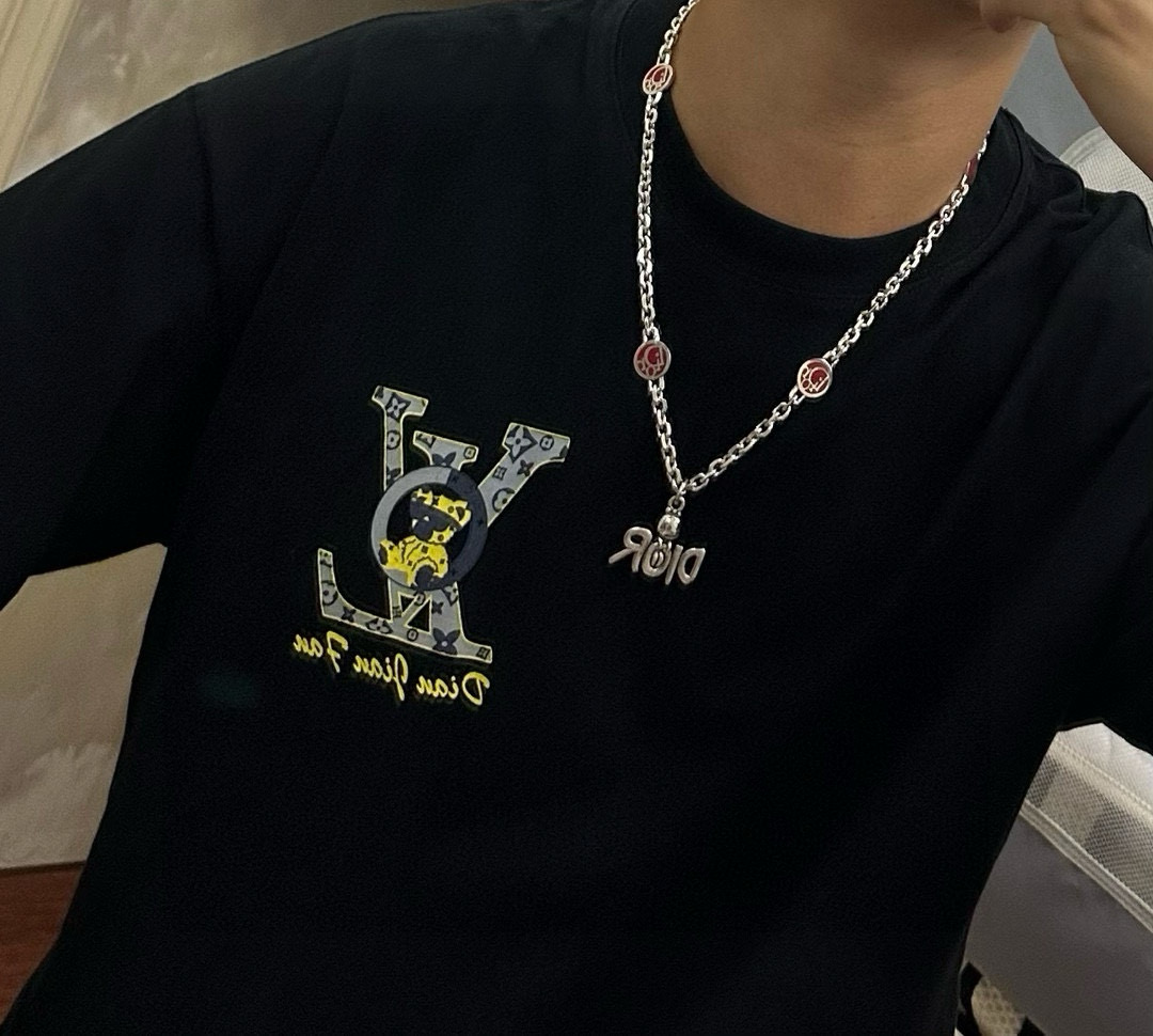    DIOR🔥新款 迪奥项链🇷🇼原单货🇷🇼专柜新款开模复古潮流时尚必备 男女均可佩戴 情侣款同款 摇滚