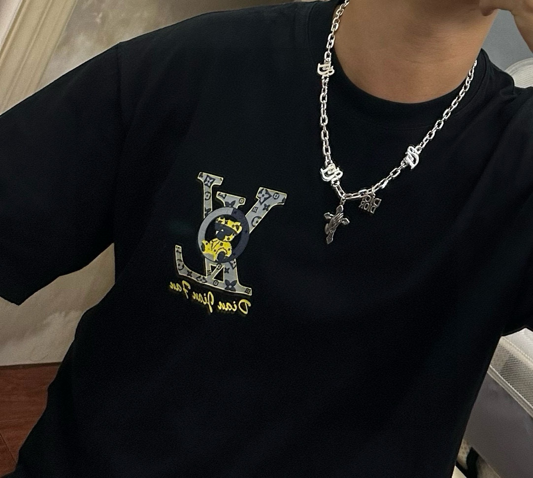    DIOR🔥新款 迪奥项链🇷🇼原单货🇷🇼专柜新款开模复古潮流时尚必备 男女均可佩戴 情侣款同款 摇滚