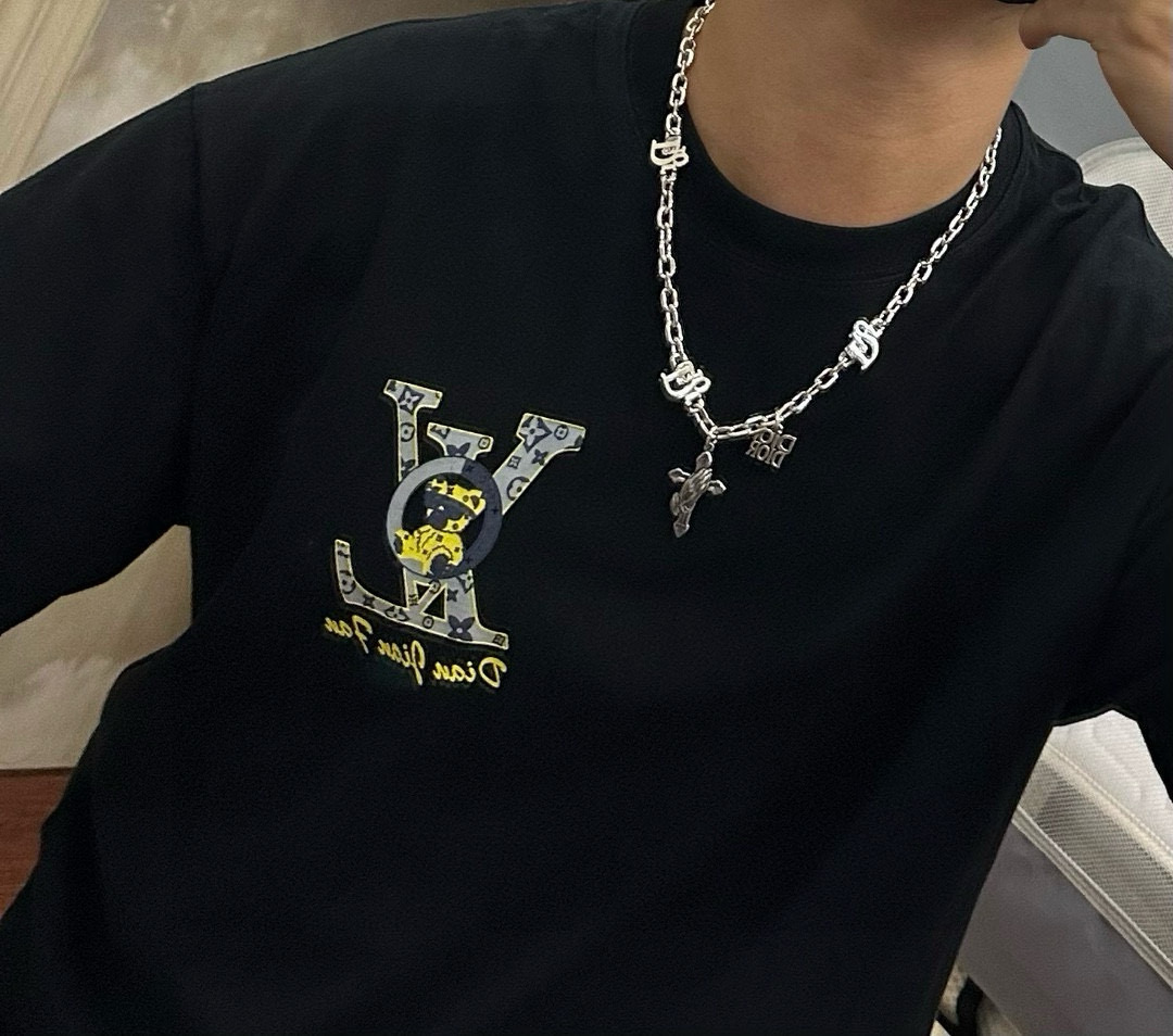    DIOR🔥新款 迪奥项链🇷🇼原单货🇷🇼专柜新款开模复古潮流时尚必备 男女均可佩戴 情侣款同款 摇滚