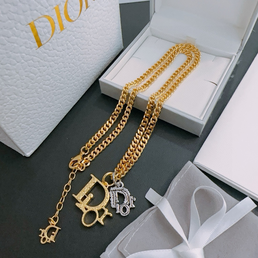    DIOR🔥新款 迪奥项链🇷🇼原单货🇷🇼专柜新款开模复古潮流时尚必备 男女均可佩戴 情侣款同款 摇滚