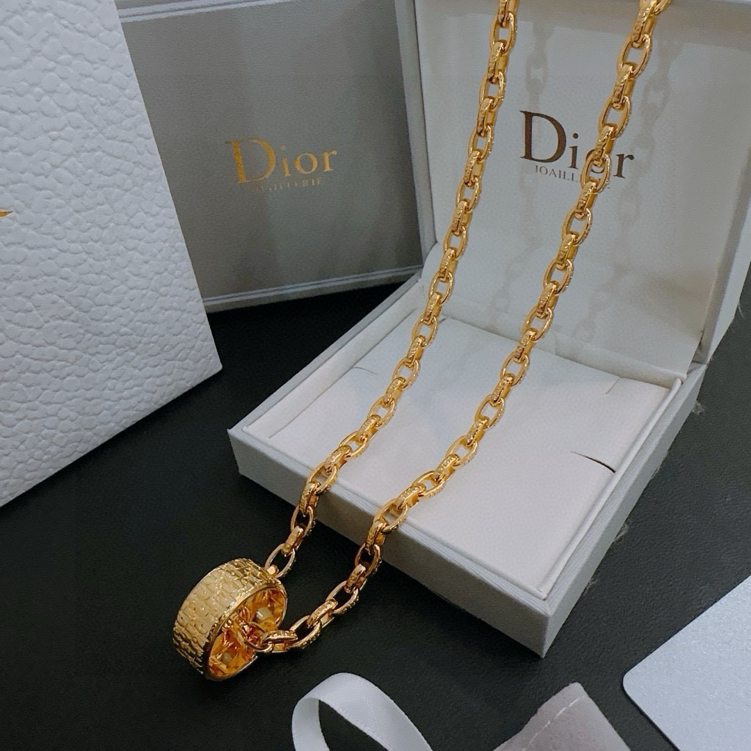    DIOR🔥新款 迪奥项链🇷🇼原单货🇷🇼专柜新款开模复古潮流时尚必备 男女均可佩戴 情侣款同款 摇滚