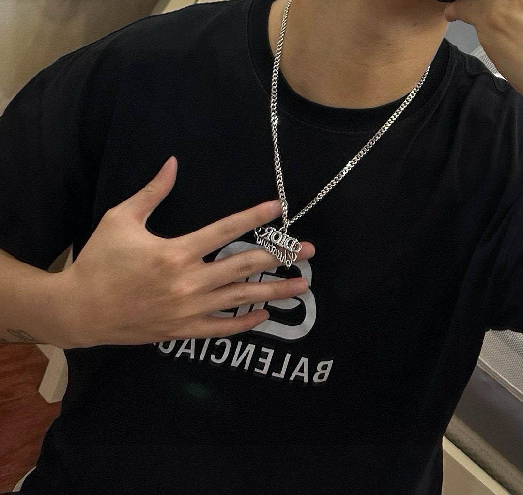    DIOR🔥新款 迪奥项链🇷🇼原单货🇷🇼专柜新款开模复古潮流时尚必备 男女均可佩戴 情侣款同款 摇滚