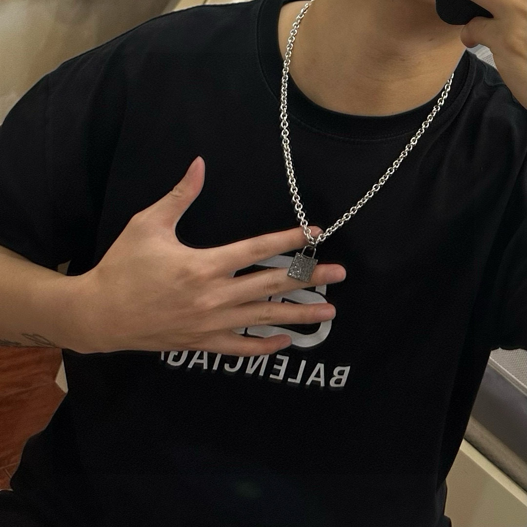    DIOR🔥新款 迪奥项链🇷🇼原单货🇷🇼专柜新款开模复古潮流时尚必备 男女均可佩戴 情侣款同款 摇滚