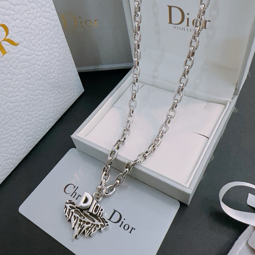    DIOR🔥新款 迪奥项链🇷🇼原单货🇷🇼专柜新款开模复古潮流时尚必备 男女均可佩戴 情侣款同款 摇滚