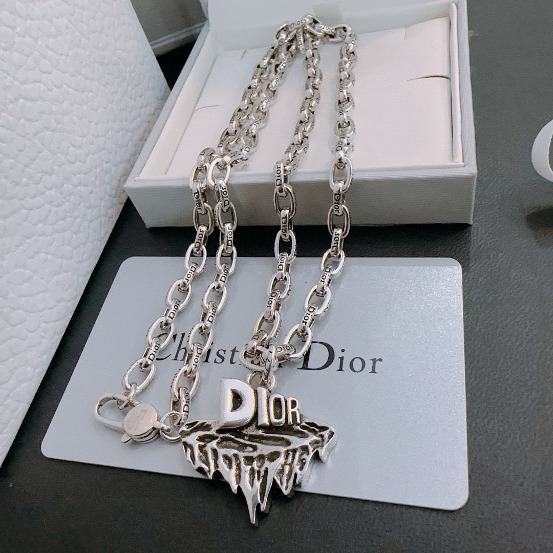    DIOR🔥新款 迪奥项链🇷🇼原单货🇷🇼专柜新款开模复古潮流时尚必备 男女均可佩戴 情侣款同款 摇滚
