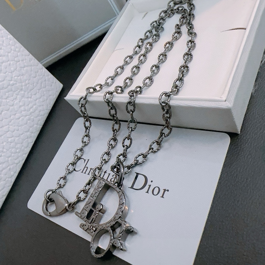    DIOR🔥新款 迪奥项链🇷🇼原单货🇷🇼专柜新款开模复古潮流时尚必备 男女均可佩戴 情侣款同款 摇滚