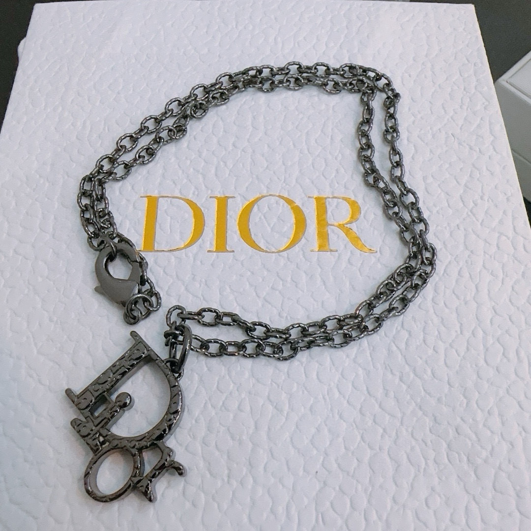    DIOR🔥新款 迪奥项链🇷🇼原单货🇷🇼专柜新款开模复古潮流时尚必备 男女均可佩戴 情侣款同款 摇滚