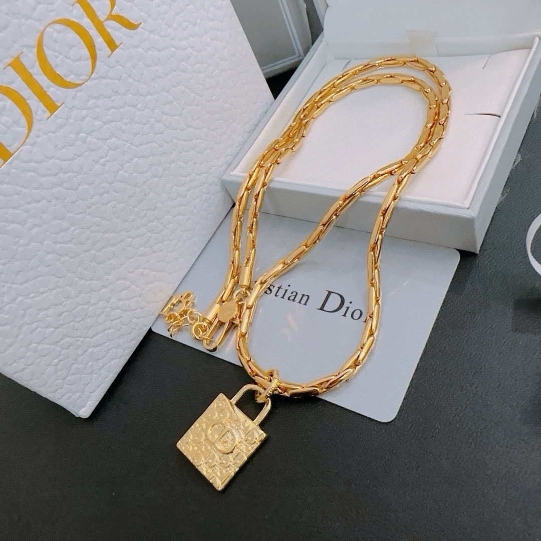    DIOR🔥新款 迪奥项链🇷🇼原单货🇷🇼专柜新款开模复古潮流时尚必备 男女均可佩戴 情侣款同款 摇滚