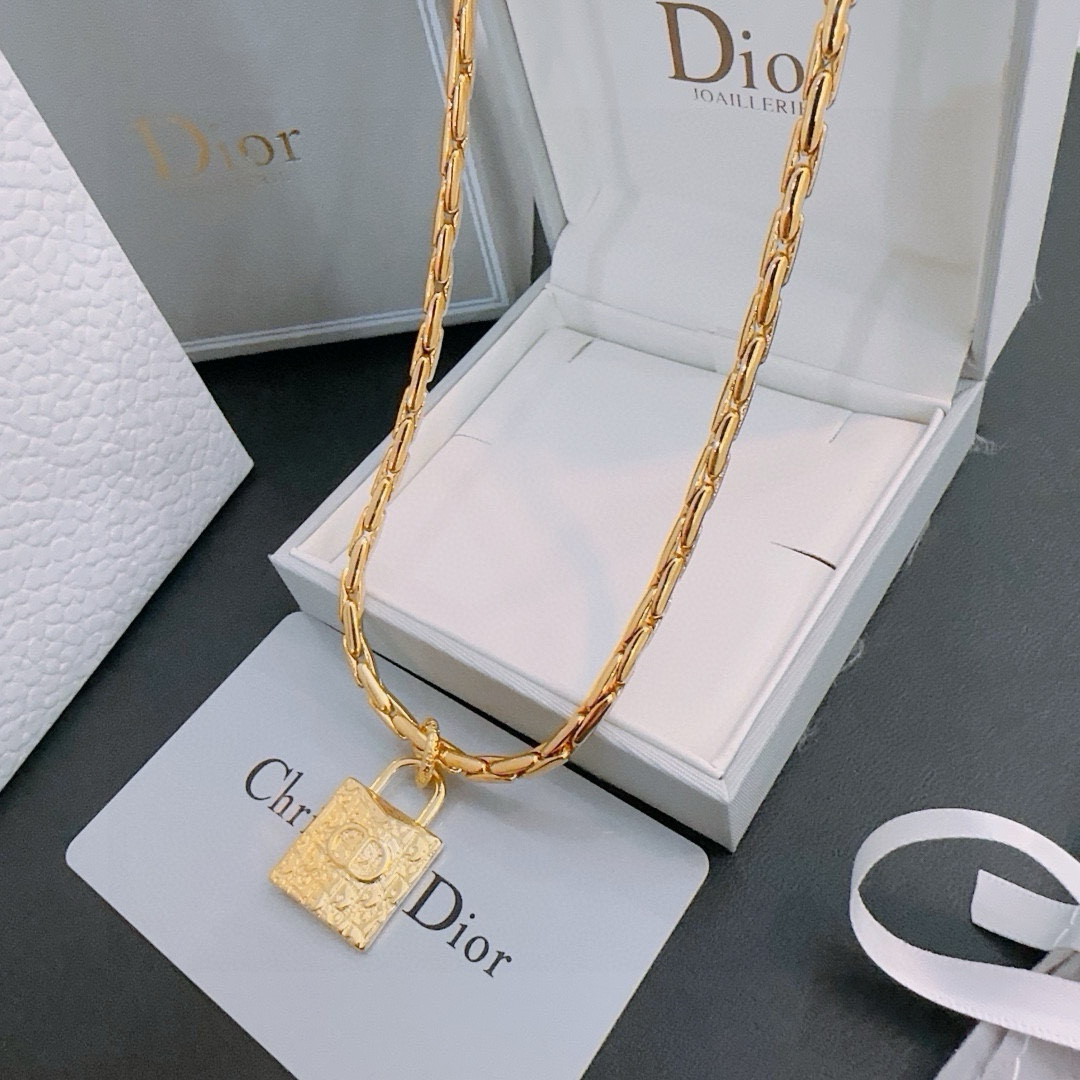    DIOR🔥新款 迪奥项链🇷🇼原单货🇷🇼专柜新款开模复古潮流时尚必备 男女均可佩戴 情侣款同款 摇滚