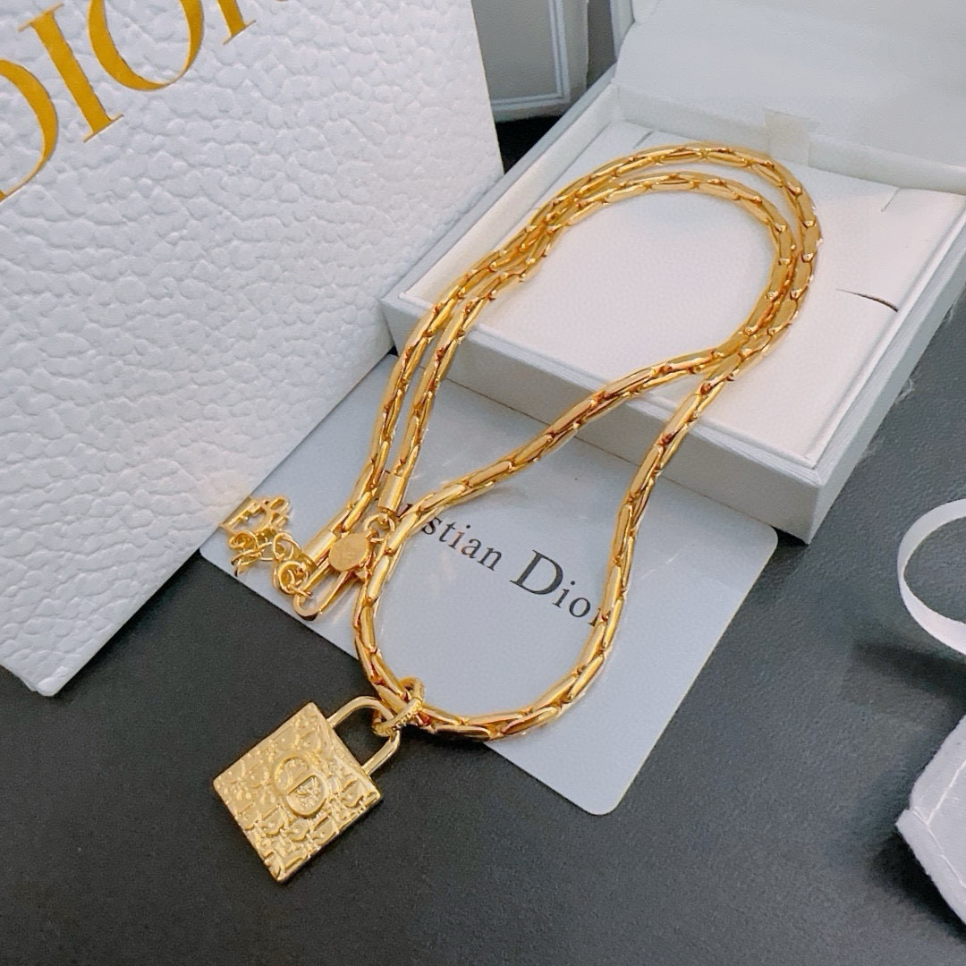    DIOR🔥新款 迪奥项链🇷🇼原单货🇷🇼专柜新款开模复古潮流时尚必备 男女均可佩戴 情侣款同款 摇滚