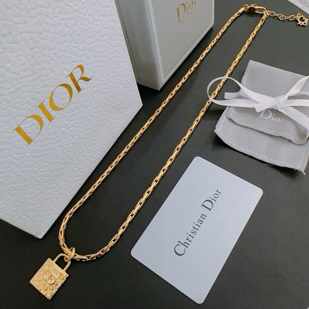    DIOR🔥新款 迪奥项链🇷🇼原单货🇷🇼专柜新款开模复古潮流时尚必备 男女均可佩戴 情侣款同款 摇滚
