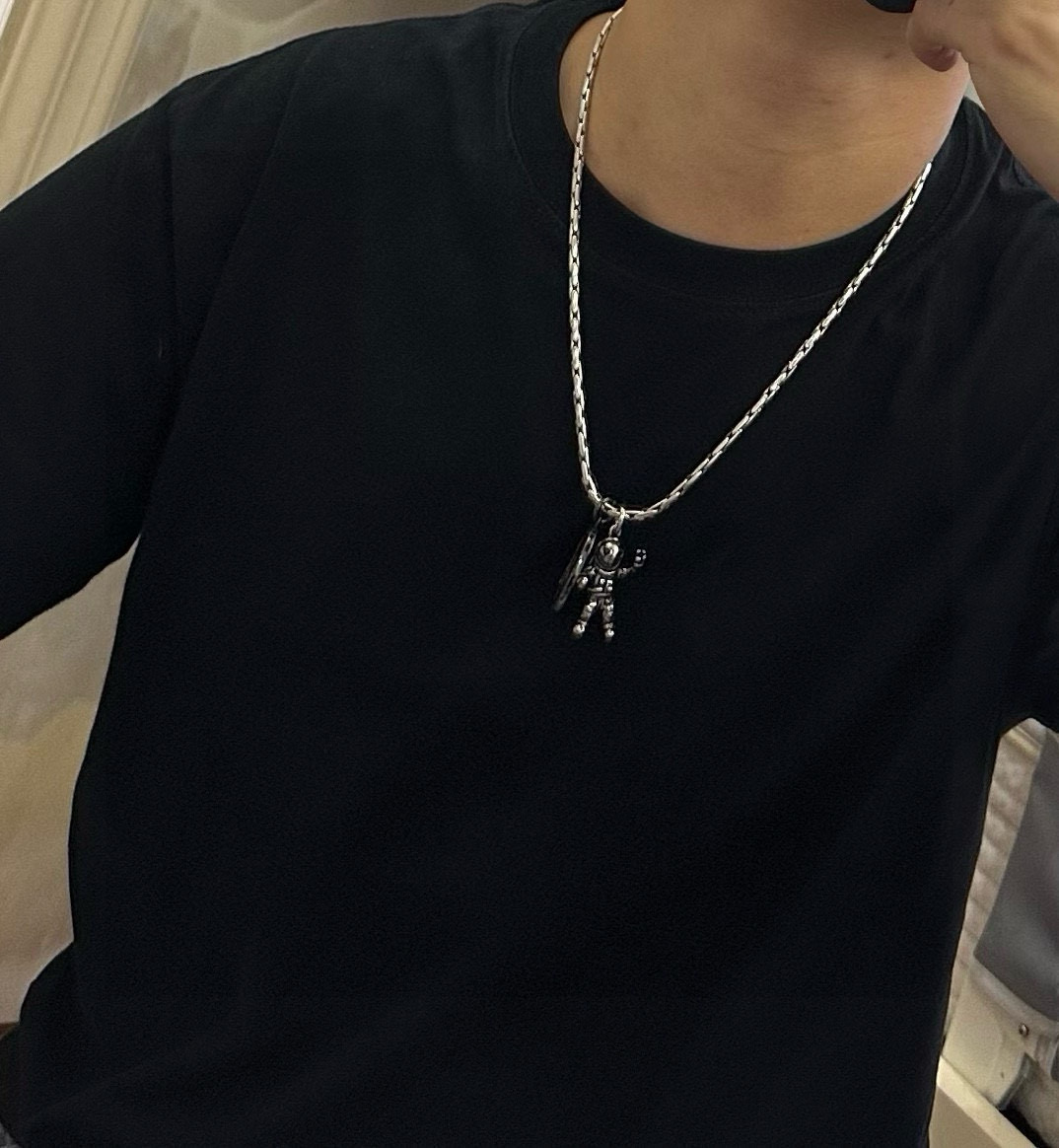    DIOR🔥新款 迪奥项链🇷🇼原单货🇷🇼专柜新款开模复古潮流时尚必备 男女均可佩戴 情侣款同款 摇滚