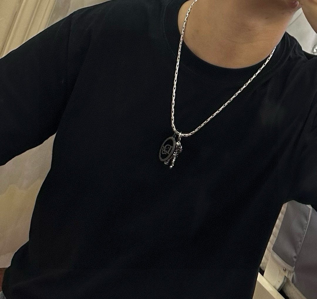    DIOR🔥新款 迪奥项链🇷🇼原单货🇷🇼专柜新款开模复古潮流时尚必备 男女均可佩戴 情侣款同款 摇滚
