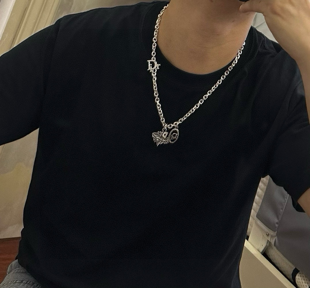    DIOR🔥新款 迪奥项链🇷🇼原单货🇷🇼专柜新款开模复古潮流时尚必备 男女均可佩戴 情侣款同款 摇滚