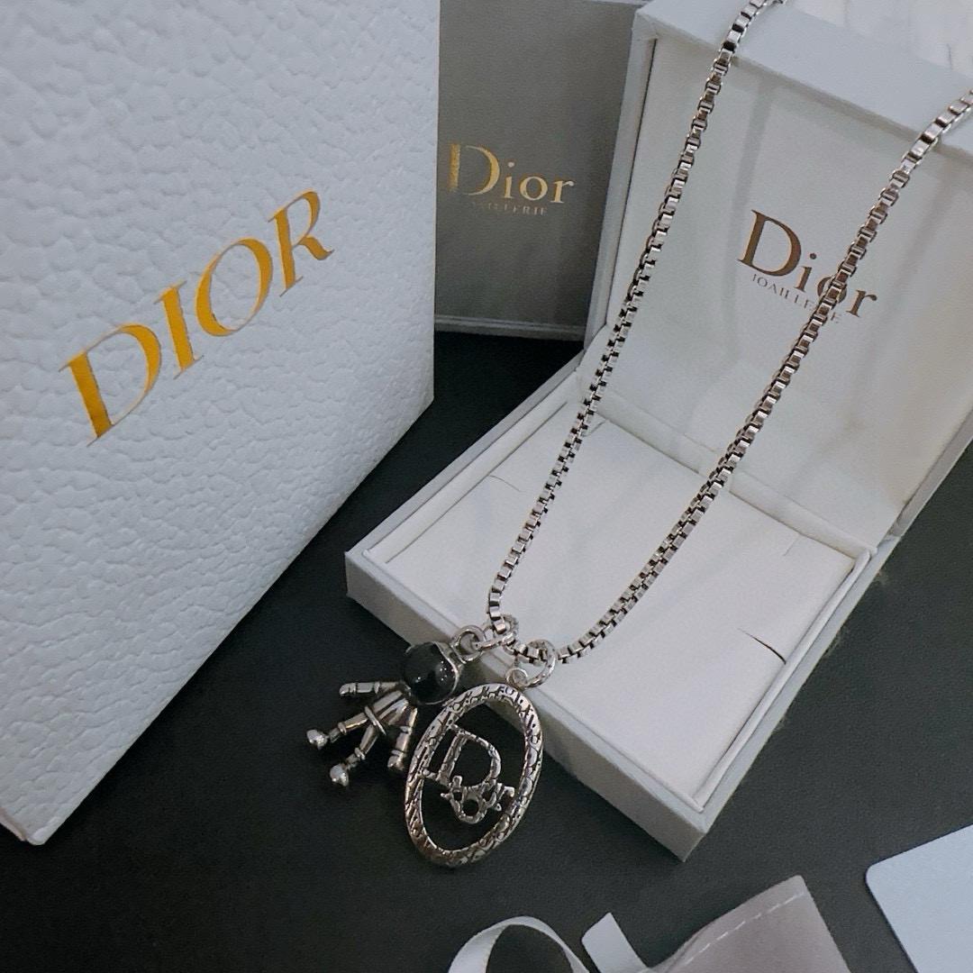    DIOR🔥新款 迪奥项链🇷🇼原单货🇷🇼专柜新款开模复古潮流时尚必备 男女均可佩戴 情侣款同款 摇滚