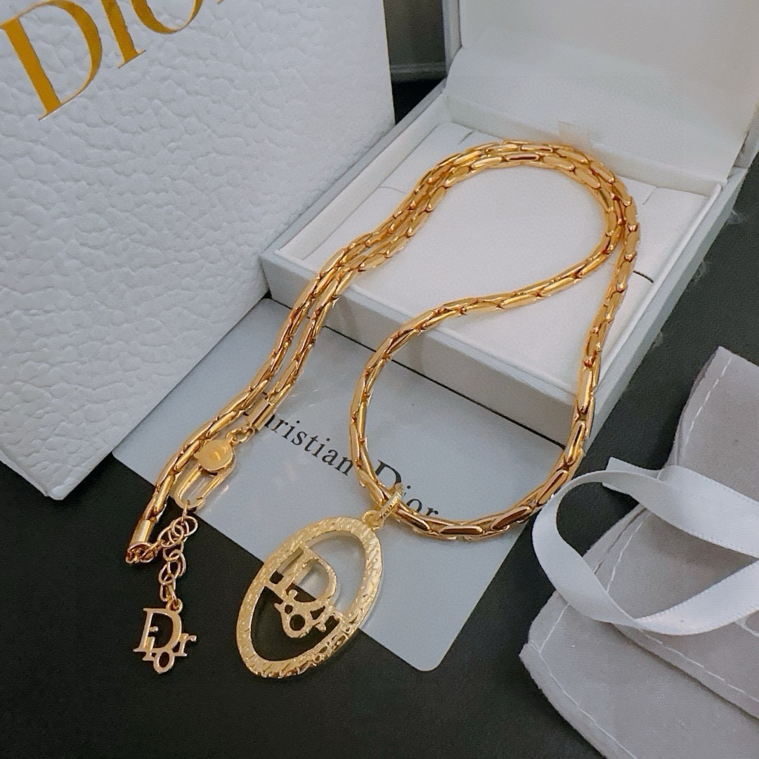    DIOR🔥新款 迪奥项链🇷🇼原单货🇷🇼专柜新款开模复古潮流时尚必备 男女均可佩戴 情侣款同款 摇滚