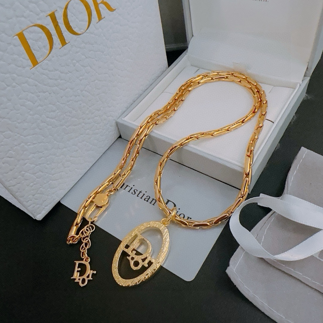    DIOR🔥新款 迪奥项链🇷🇼原单货🇷🇼专柜新款开模复古潮流时尚必备 男女均可佩戴 情侣款同款 摇滚