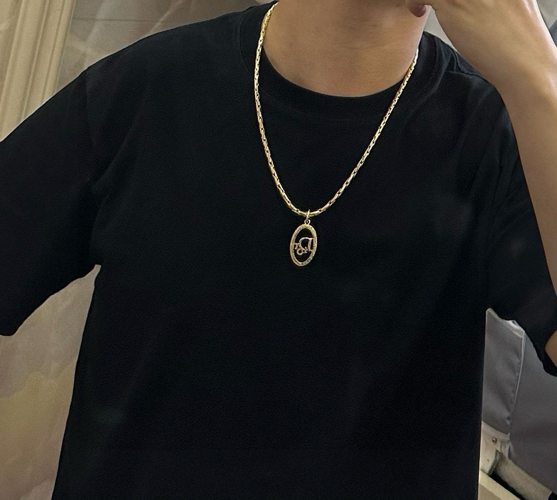    DIOR🔥新款 迪奥项链🇷🇼原单货🇷🇼专柜新款开模复古潮流时尚必备 男女均可佩戴 情侣款同款 摇滚