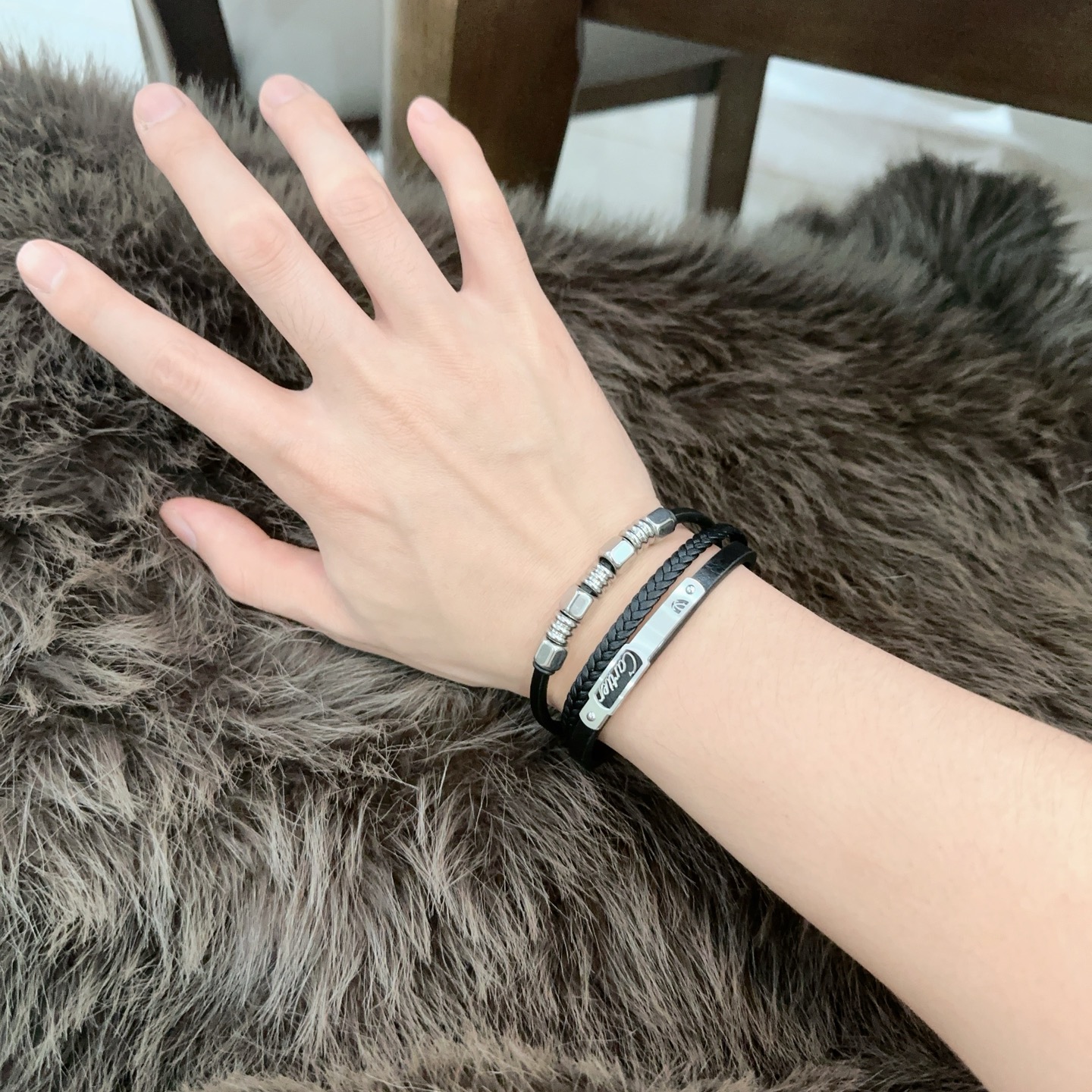         高品质卡地亚牛皮手绳手链💍原单货专柜新款开模复古潮流时尚必备 男女均可佩戴 情侣款同款 