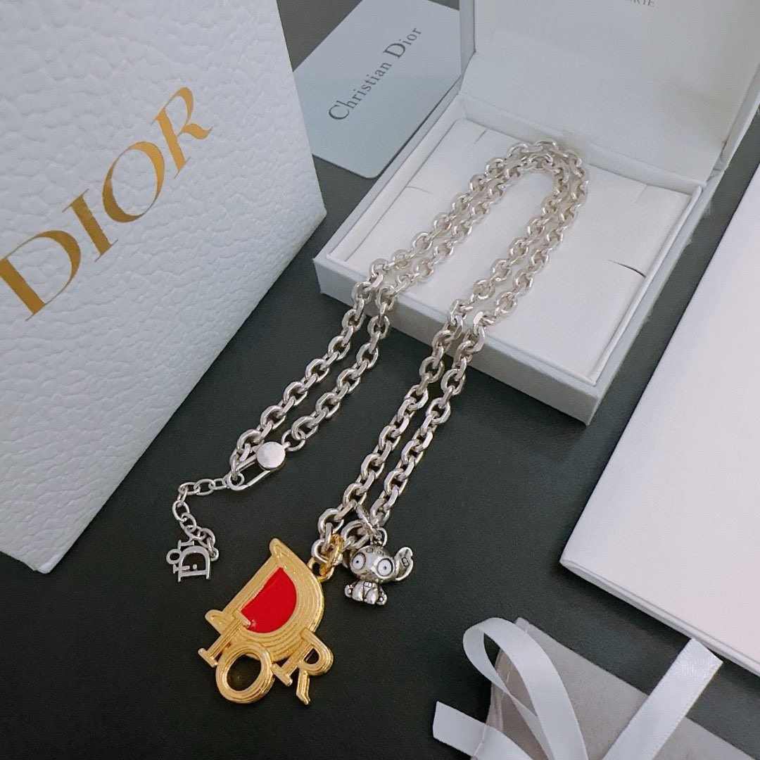    DIOR🔥新款 迪奥项链🇷🇼原单货🇷🇼专柜新款开模复古潮流时尚必备 男女均可佩戴 情侣款同款 摇滚
