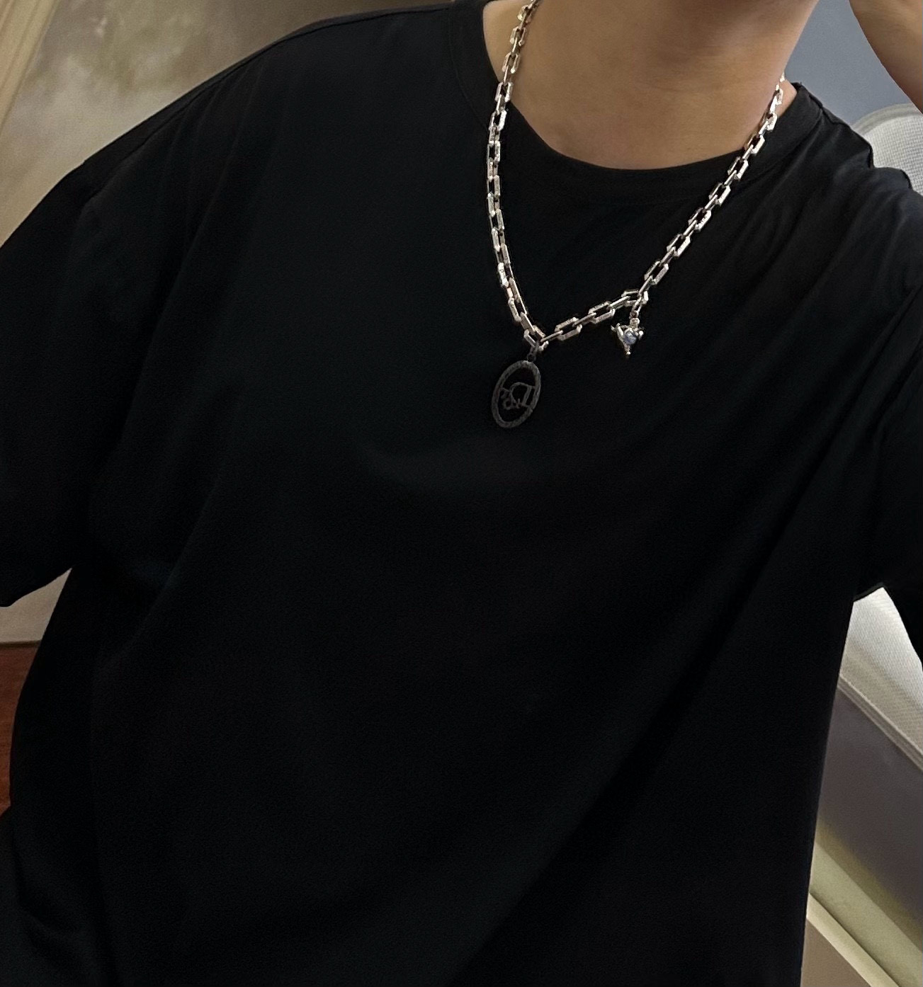    DIOR🔥新款 迪奥项链🇷🇼原单货🇷🇼专柜新款开模复古潮流时尚必备 男女均可佩戴 情侣款同款 摇滚