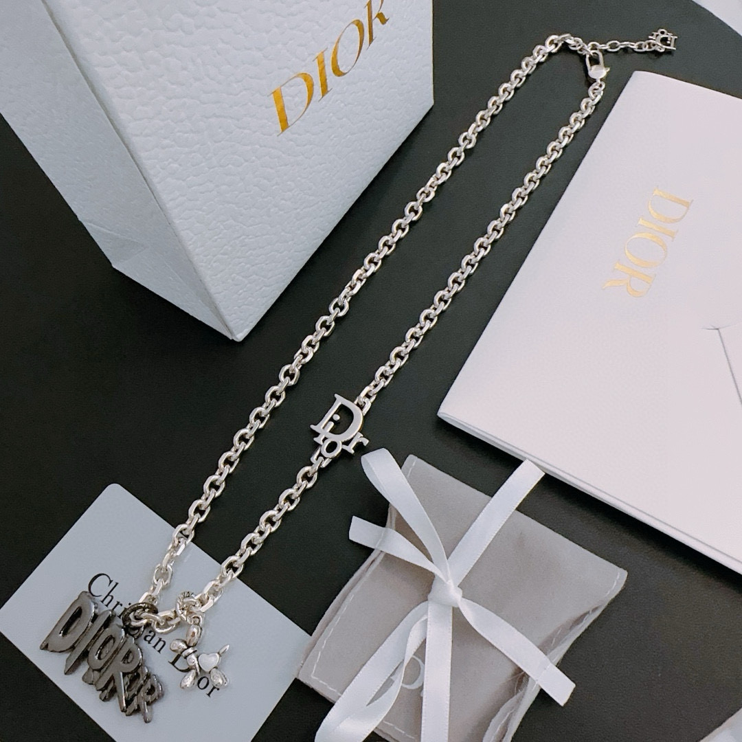    DIOR🔥新款 迪奥项链🇷🇼原单货🇷🇼专柜新款开模复古潮流时尚必备 男女均可佩戴 情侣款同款 摇滚