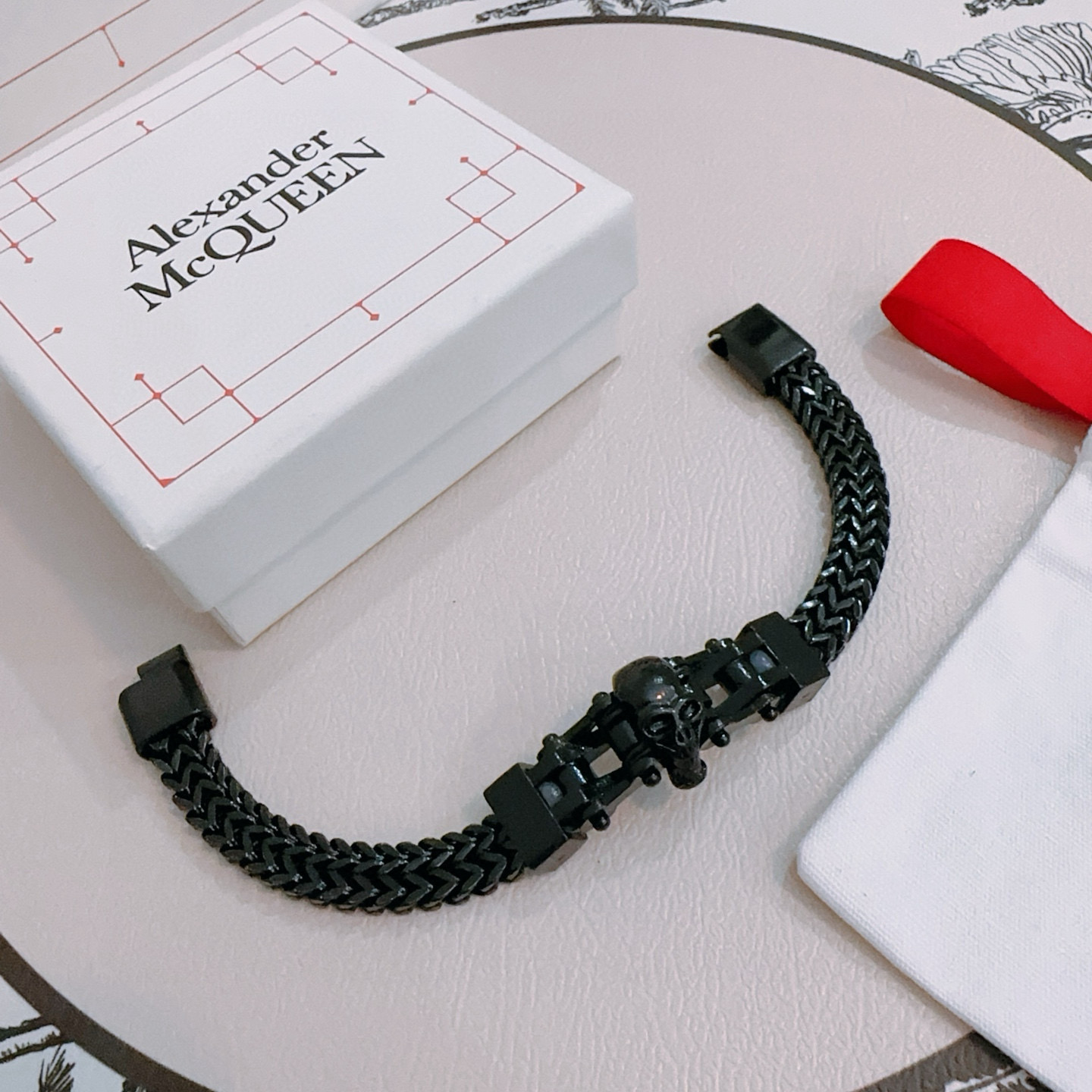   新款Alexander McQueen 亚历山大 麦昆 手链  专柜一致原版定制  骨子里那种叛逆浮