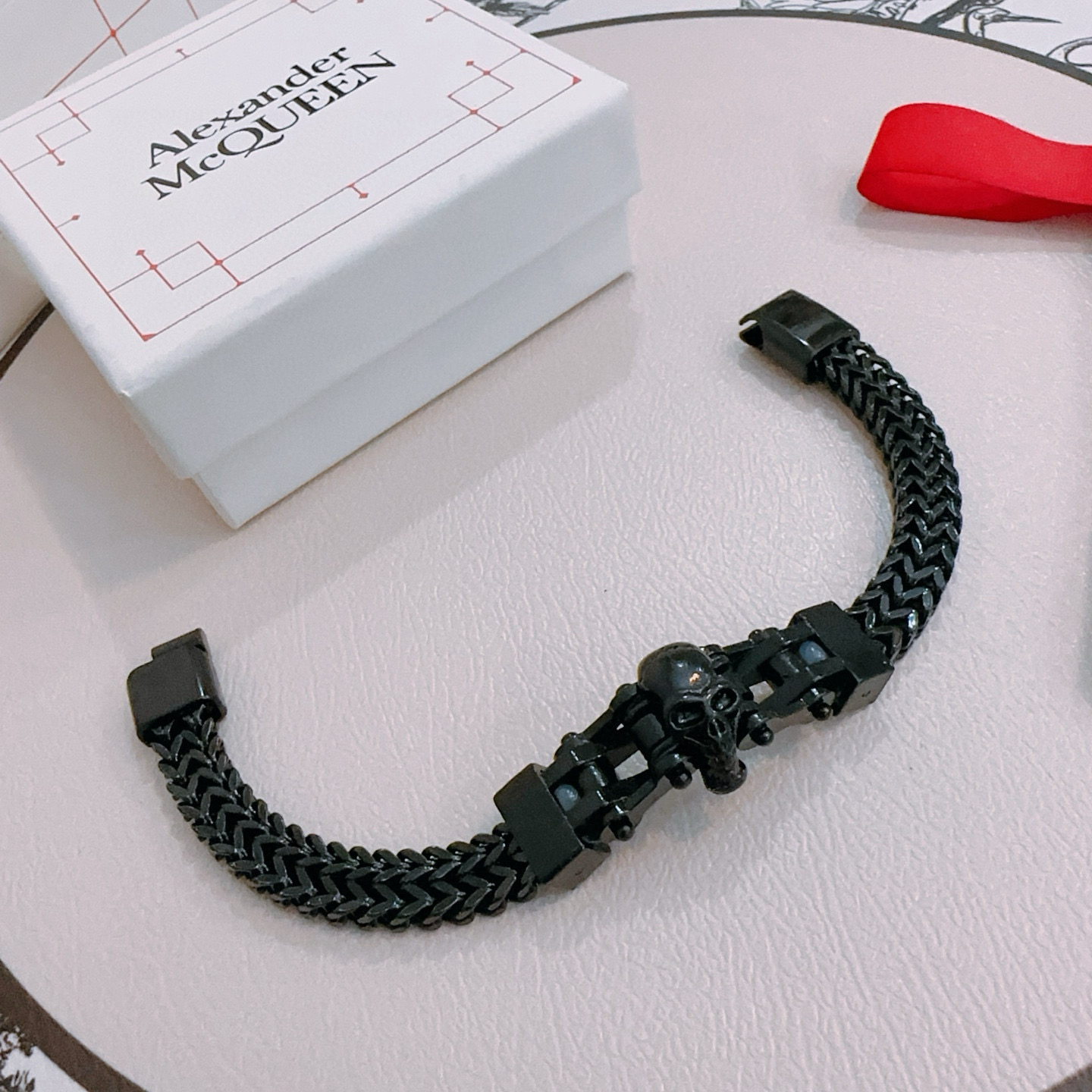   新款Alexander McQueen 亚历山大 麦昆 手链  专柜一致原版定制  骨子里那种叛逆浮