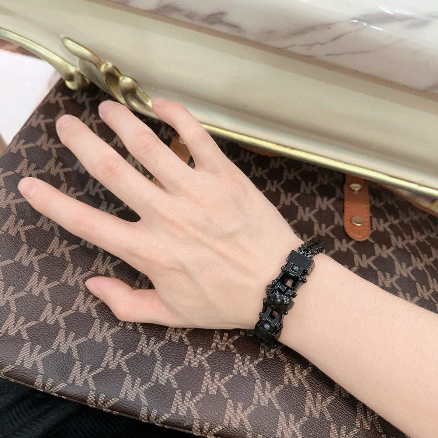   新款Alexander McQueen 亚历山大 麦昆 手链  专柜一致原版定制  骨子里那种叛逆浮