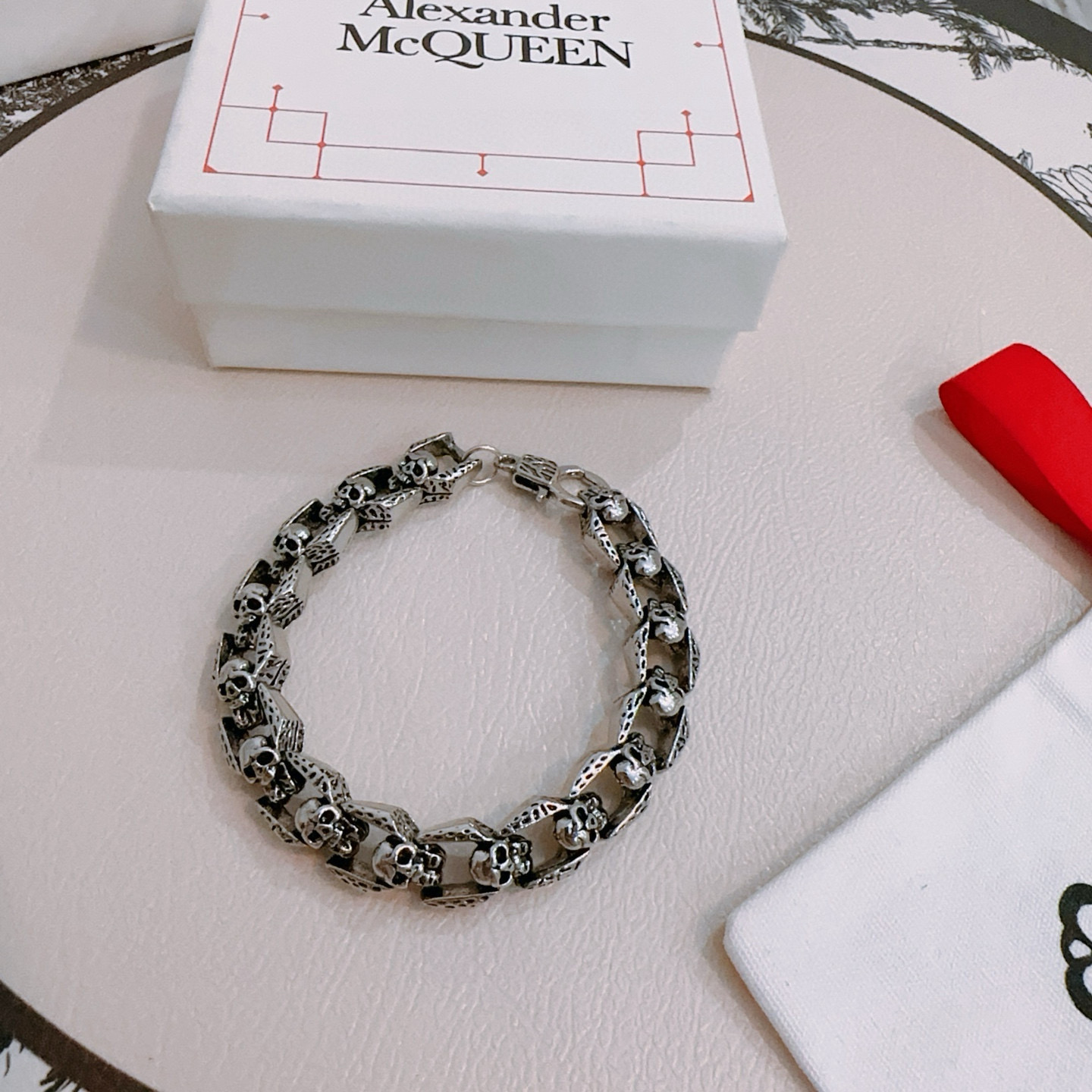   新款Alexander McQueen 亚历山大 麦昆 手链  专柜一致原版定制  骨子里那种叛逆浮