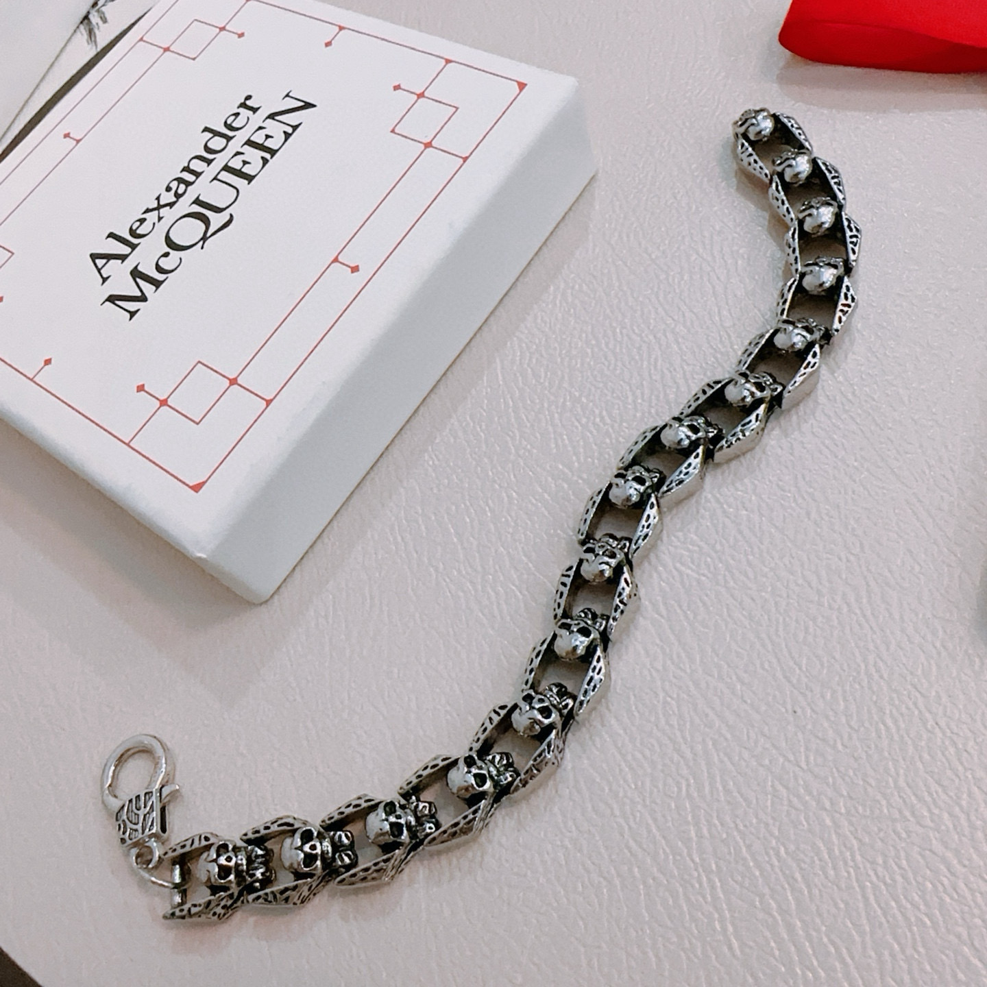   新款Alexander McQueen 亚历山大 麦昆 手链  专柜一致原版定制  骨子里那种叛逆浮