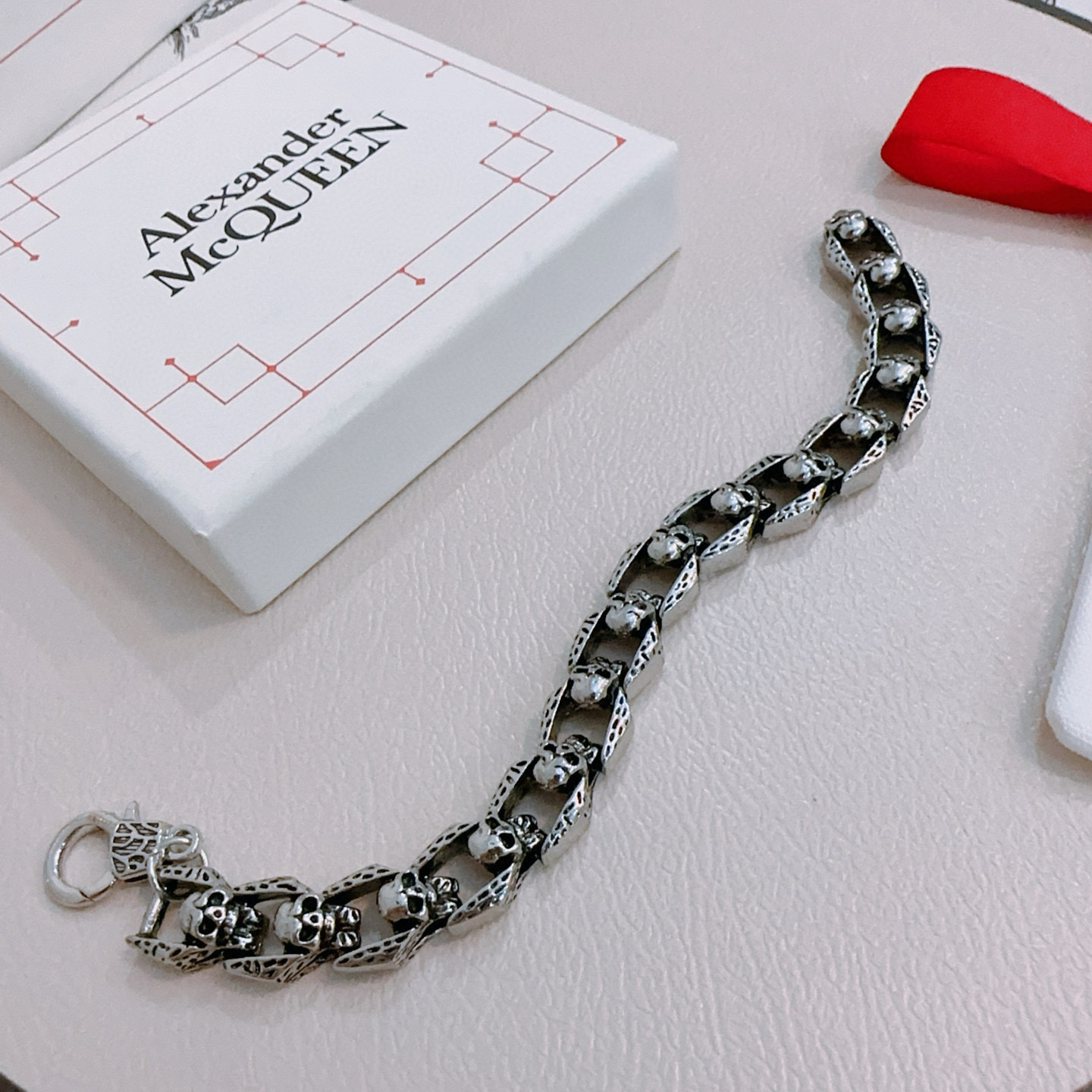   新款Alexander McQueen 亚历山大 麦昆 手链  专柜一致原版定制  骨子里那种叛逆浮