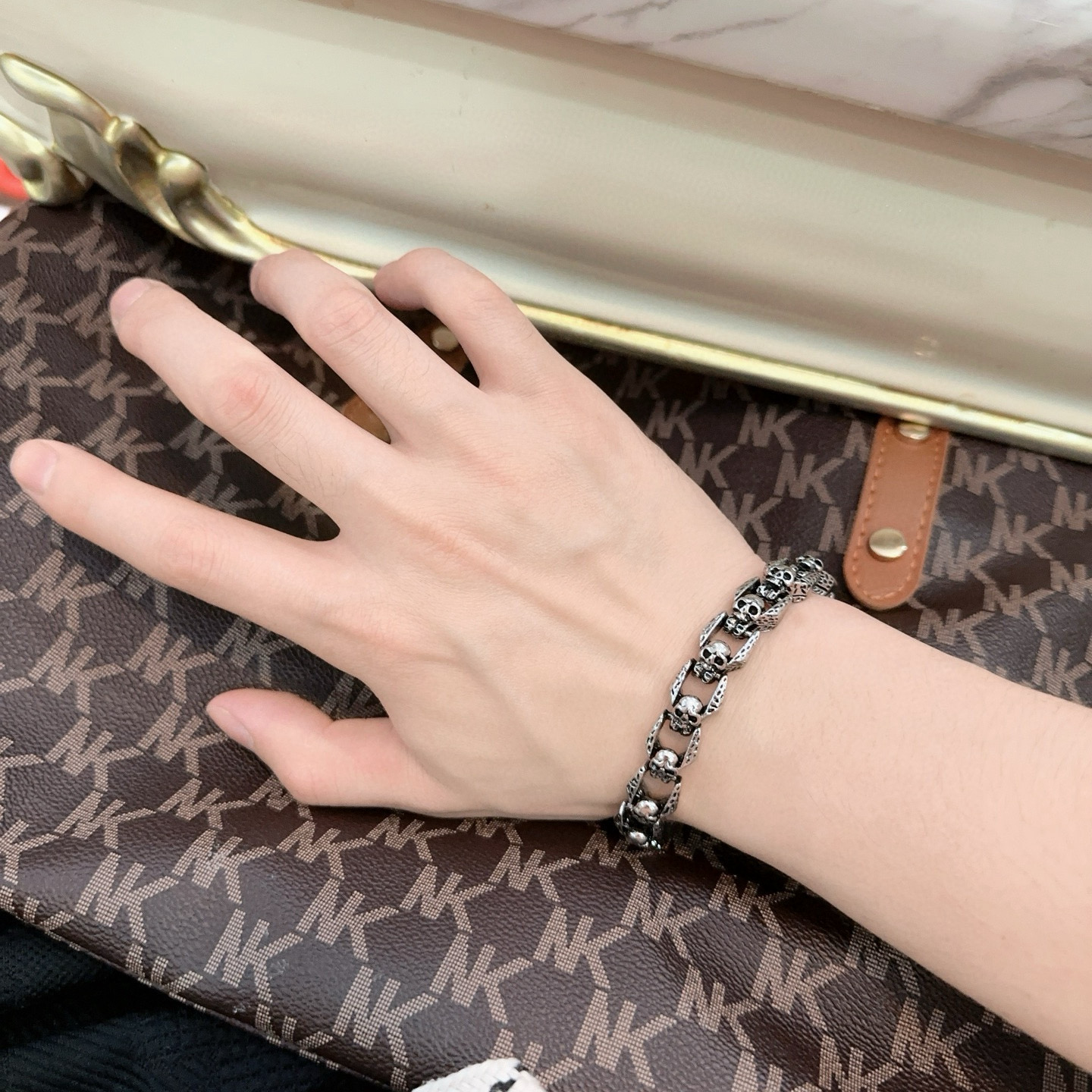   新款Alexander McQueen 亚历山大 麦昆 手链  专柜一致原版定制  骨子里那种叛逆浮