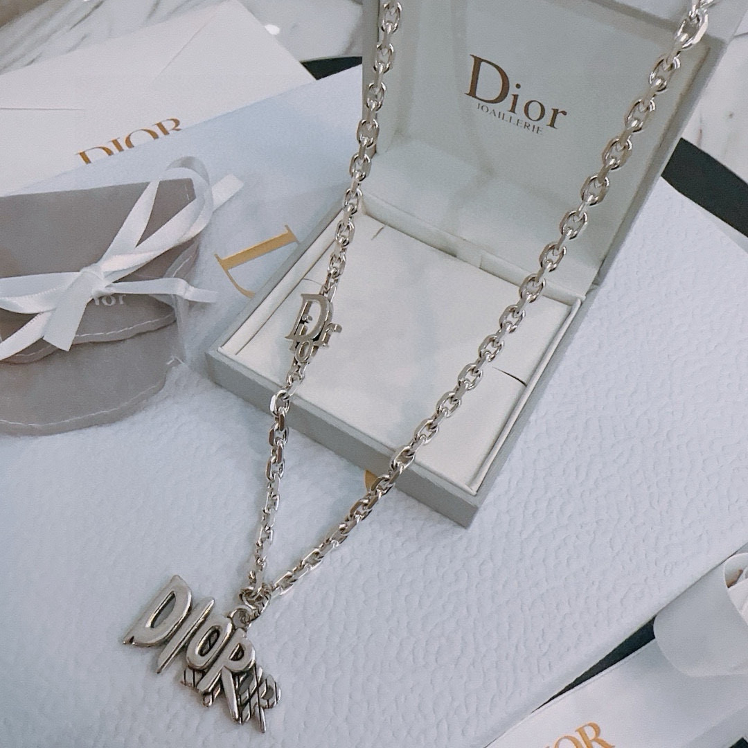    DIOR🔥新款 迪奥项链🇷🇼原单货🇷🇼专柜新款开模复古潮流时尚必备 男女均可佩戴 情侣款同款 摇滚