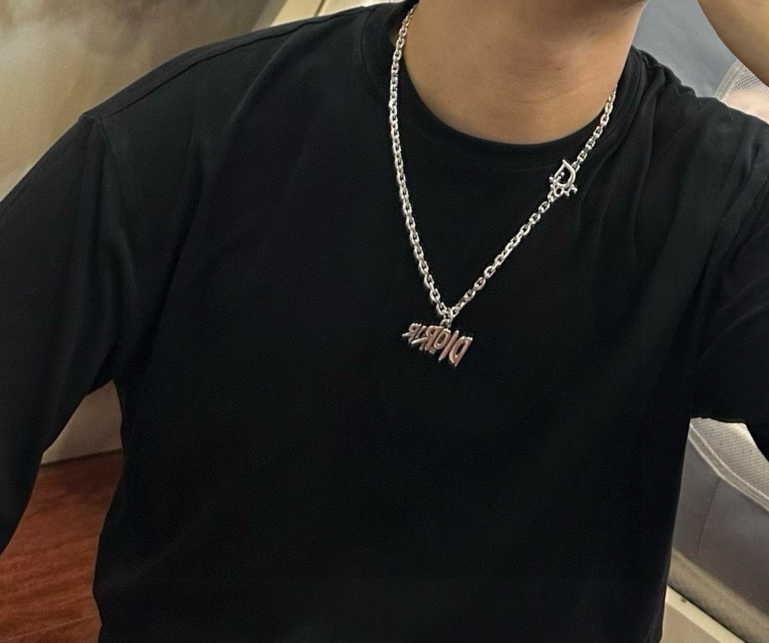    DIOR🔥新款 迪奥项链🇷🇼原单货🇷🇼专柜新款开模复古潮流时尚必备 男女均可佩戴 情侣款同款 摇滚