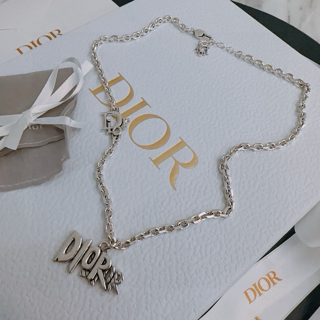    DIOR🔥新款 迪奥项链🇷🇼原单货🇷🇼专柜新款开模复古潮流时尚必备 男女均可佩戴 情侣款同款 摇滚