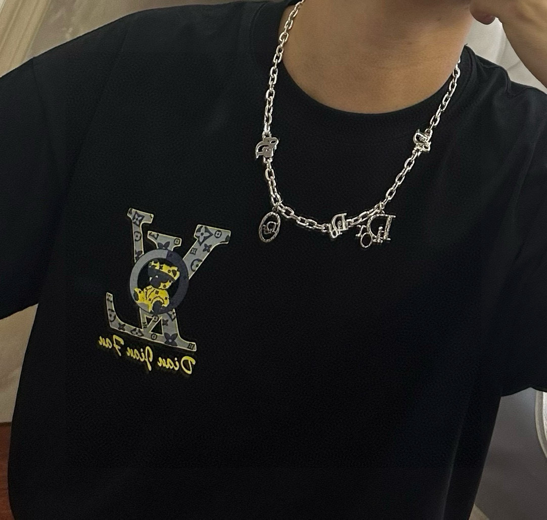    DIOR🔥新款 迪奥项链🇷🇼原单货🇷🇼专柜新款开模复古潮流时尚必备 男女均可佩戴 情侣款同款 摇滚